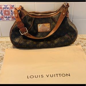 Very, Very loved Louis Vuitton handbag